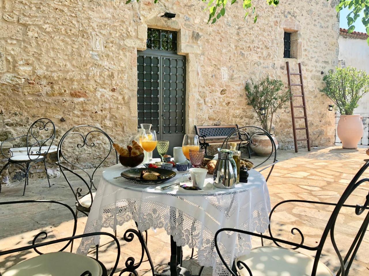 Villa Vager Mani Hotel Каламата Екстериор снимка